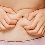 Cómo preparar cremas caseras para la grasa abdominal