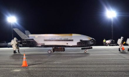 Nave espacial no tripulada secreta aterrizó en Florida y generó un misterio: ¿Estallido o un OVNIs?