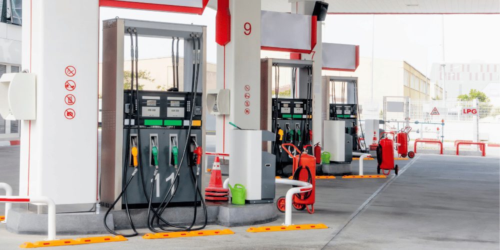 Florida: Precios de la gasolina siguen bajando cuando se aproximan las fiestas de fin de año