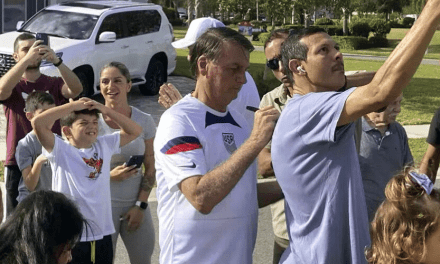 Mientras Brasil se recupera de los disturbios, Bolsonaro encuentra su nuevo hogar en Florida