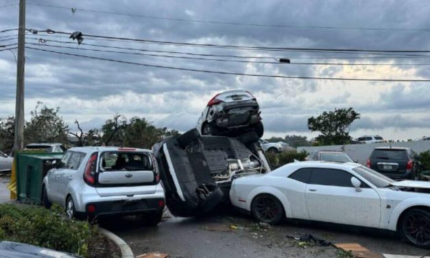 Intensas tormentas en el sur de Florida retrasan inicio de este famoso espectáculo aéreo