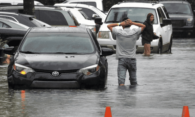 Fuertes lluvias provocan inundaciones en Miami-Dade y Broward