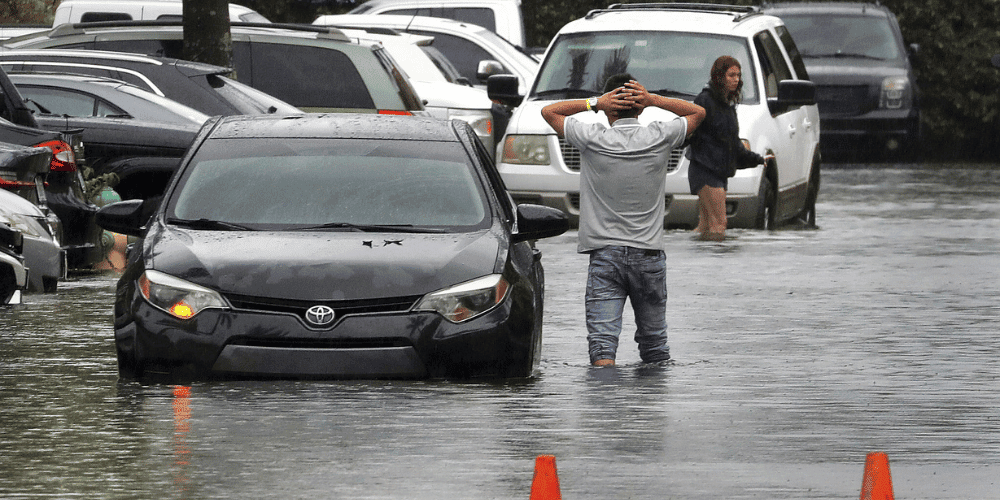 Fuertes lluvias provocan inundaciones en Miami-Dade y Broward