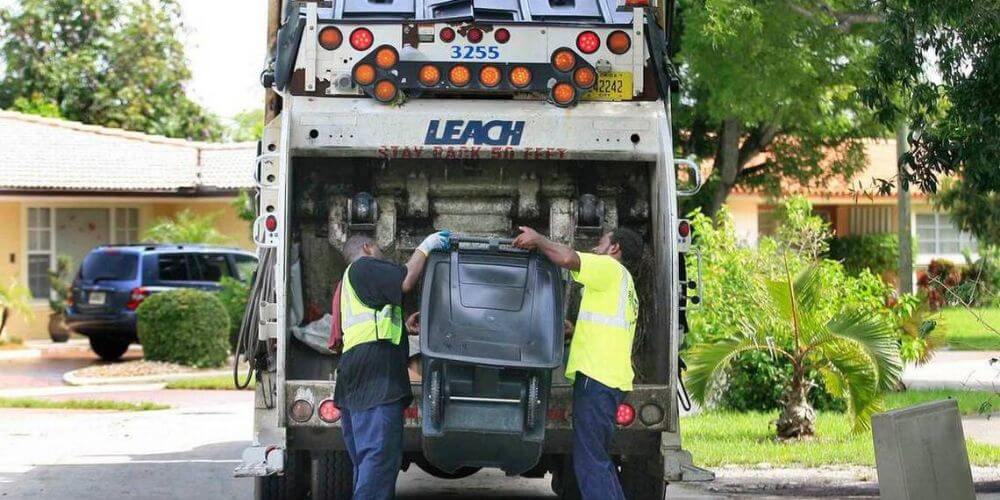 aprueban-la-subida-de-tarifa-de-recogida-de-basura-en-Miami-Dade-camion-de-basura-lafloridaseinforma.com