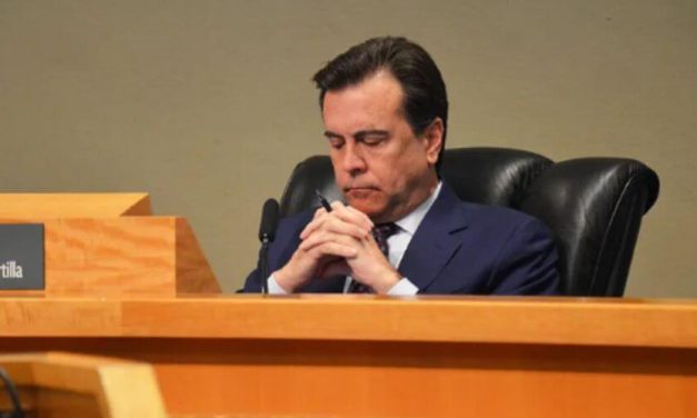 Arrestan a comisionado de la ciudad de Miami Alex Díaz de la Portilla por lavado de dinero