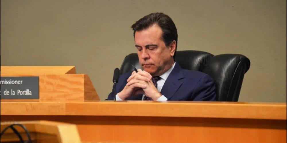 Arrestan a comisionado de la ciudad de Miami Alex Díaz de la Portilla por lavado de dinero