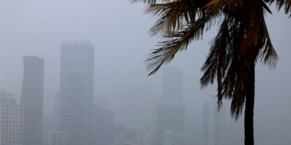 Clima: Alertan sobre inundaciones y lluvias intensas en el Sur de Florida