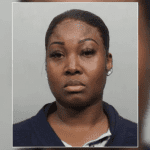 Arrestan a trabajadora postal de Miami tras enfrentamiento con un cliente captado por la cámara