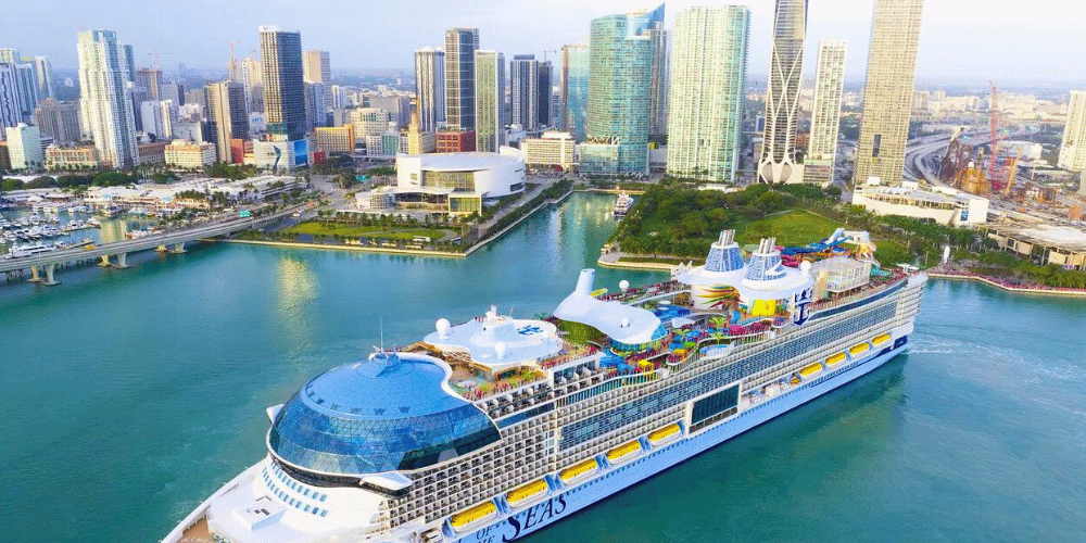 El Icon of the Seas de Royal Caribbean International llega a Miami antes de su debut oficial