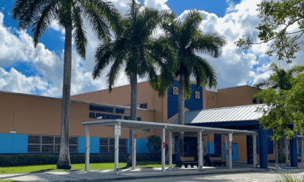 Estudiantes de Manatee Bay Elementary tienen la opción de quedarse en casa tras casos de sarampión