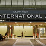 Apuñalan a mujer en el Aeropuerto Internacional de Miami y obligan a evacuar a cientos de viajeros