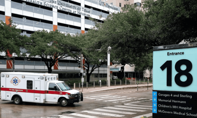 Mujer de Florida acusada de atropellar a su hija en su primer día de clases