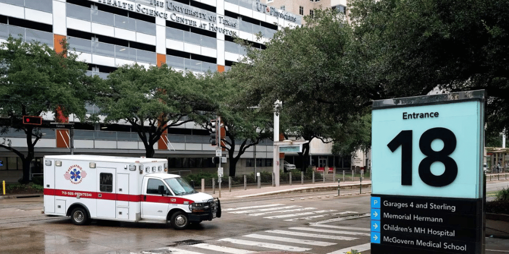 Mujer de Florida acusada de atropellar a su hija en su primer día de clases