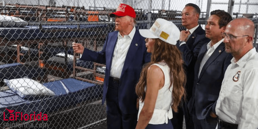 Legisladores visitan centro de detención migratoria 'Alligator Alcatraz' en Florida