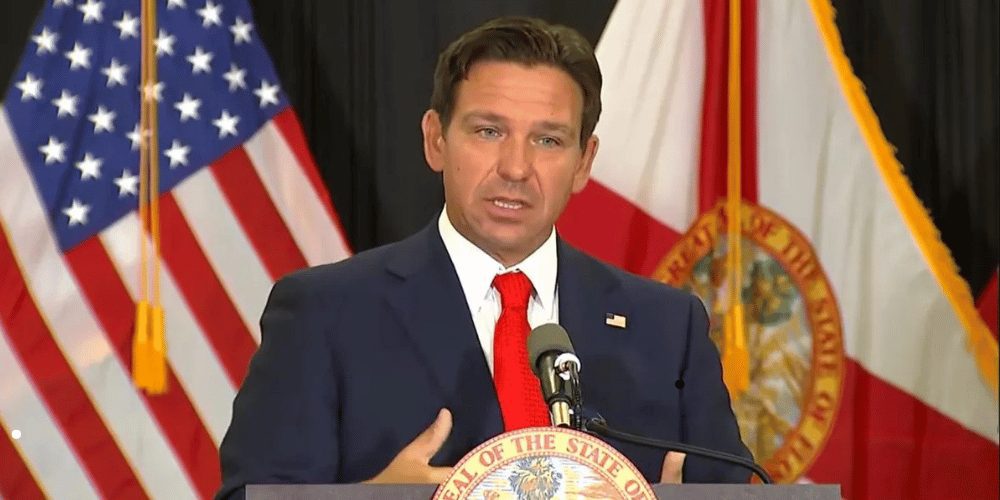 DeSantis anuncia reembolsos de Progressive para asegurados de autos en Florida tras reforma de seguros